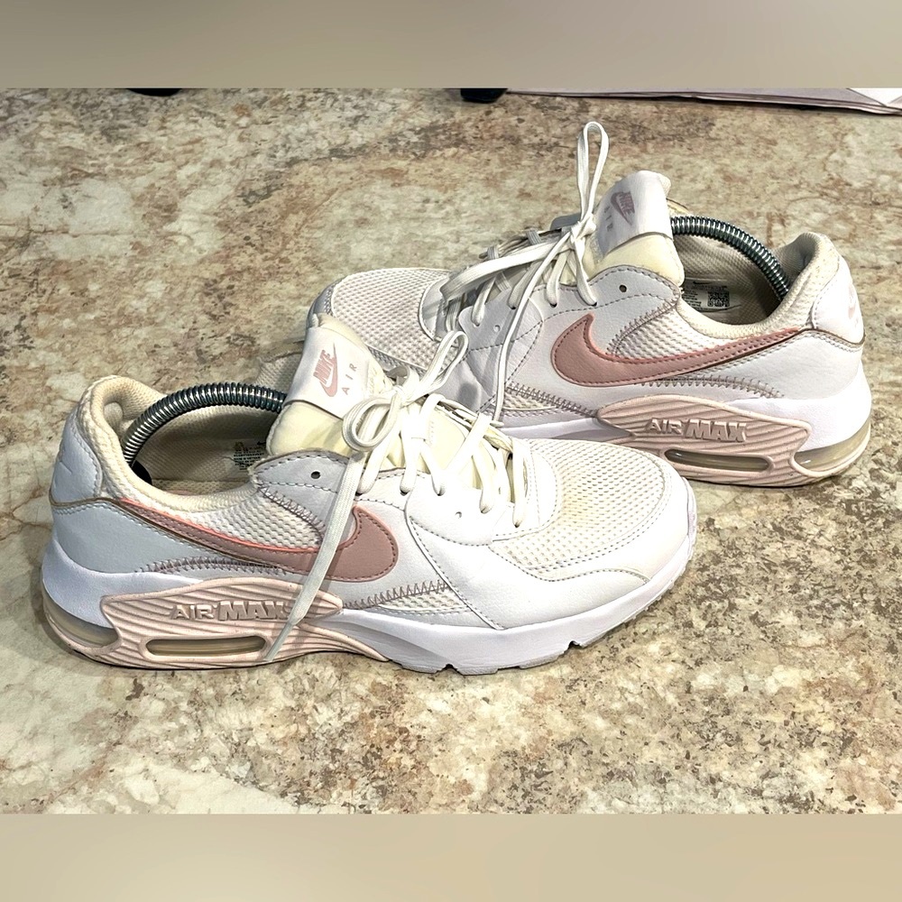 Nike Air Max Excee Women's Athletic Shoes in White and Pink
